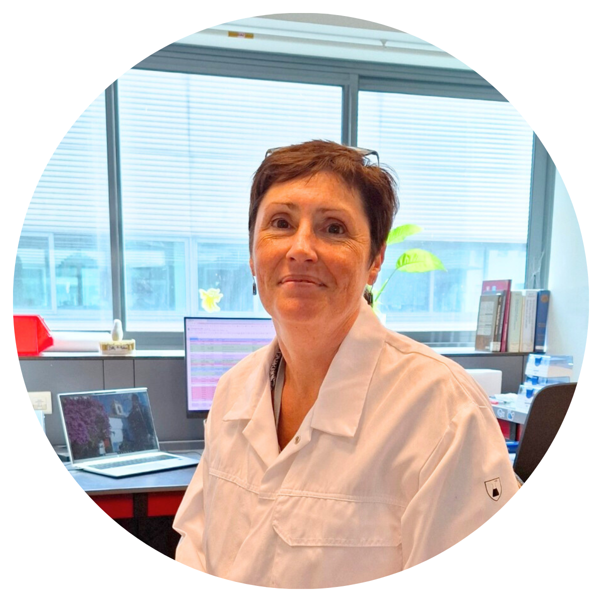 Carine Rouanet Aurélie Tasiemski en pleine manipulation